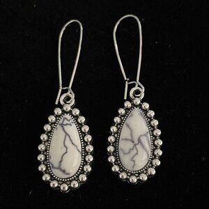 Southwestern Dangle Drop Pierced Earrings Silver Metal White & Black Stone